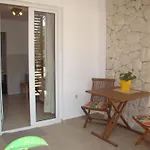 Lipa Zára